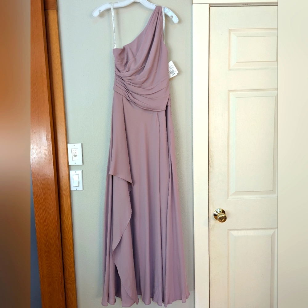 David's Bridal Bridesmaids dress size 2, quartz colored. Ven Style F19832.